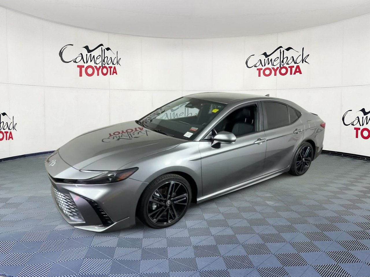Used 2025 Toyota Camry XSE FWD image 7