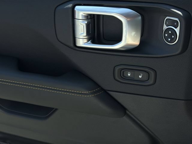 New 2026 Jeep Wrangler Unlimited Sahara AWD/4WD image 27