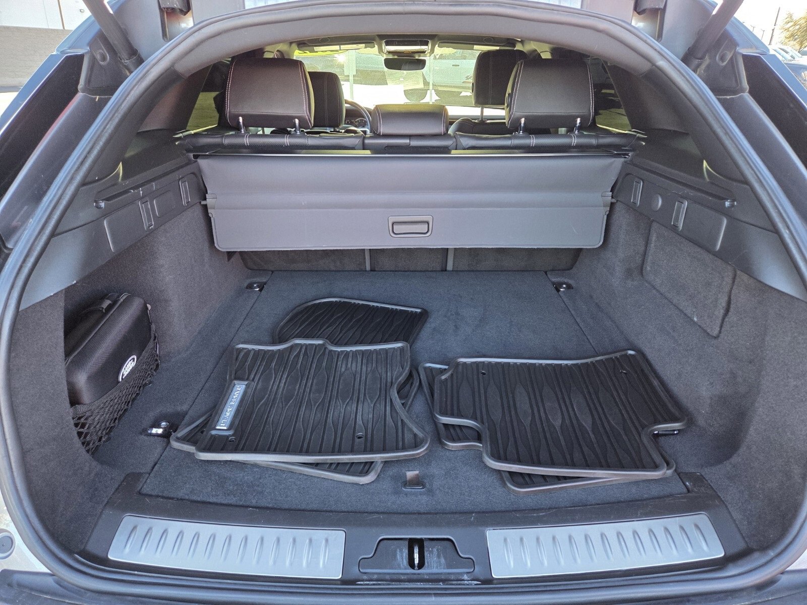 Used 2022 Land Rover Range Rover Velar S image 14