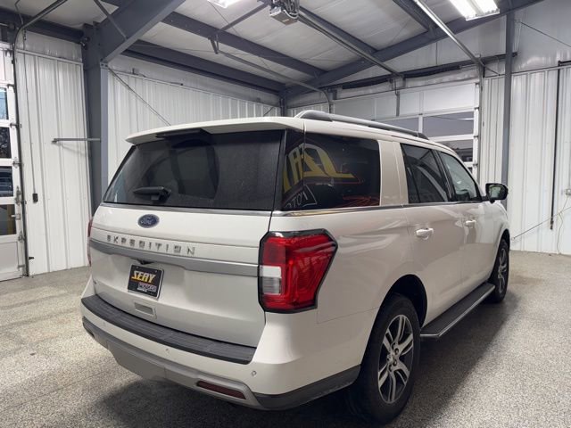 Used 2023 Ford Expedition XLT image 18
