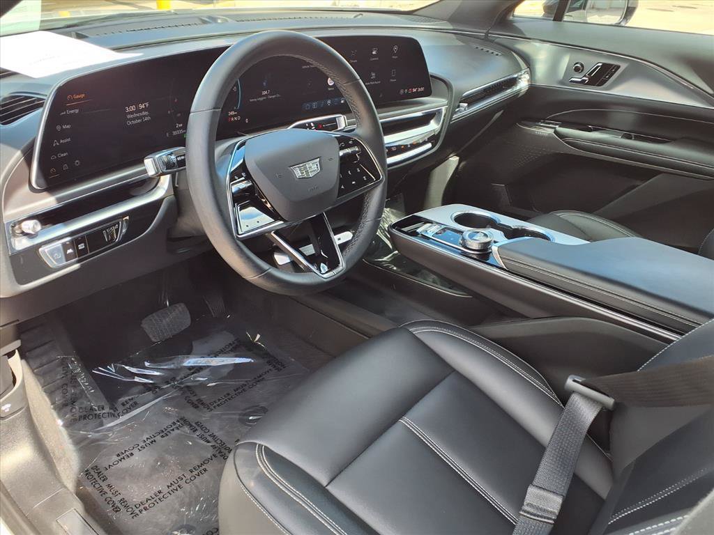 Certified 2024 Cadillac Lyriq Tech w/ Driver Assist Package RWD image 17