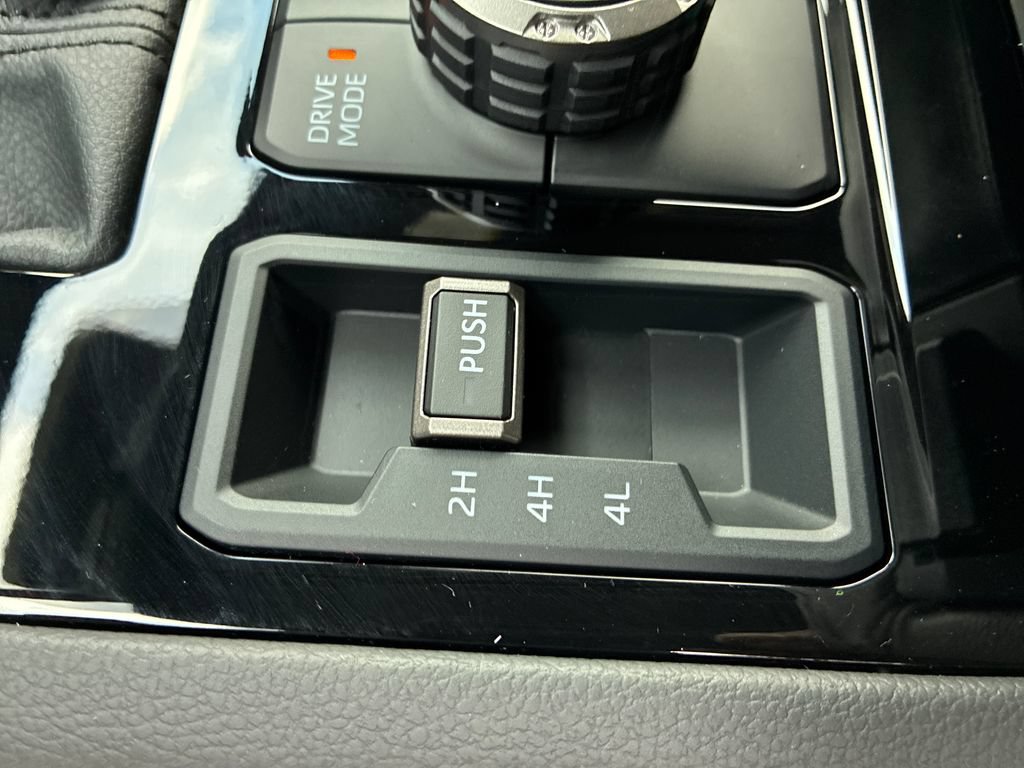 New 2026 Toyota Tundra Limited AWD/4WD image 32