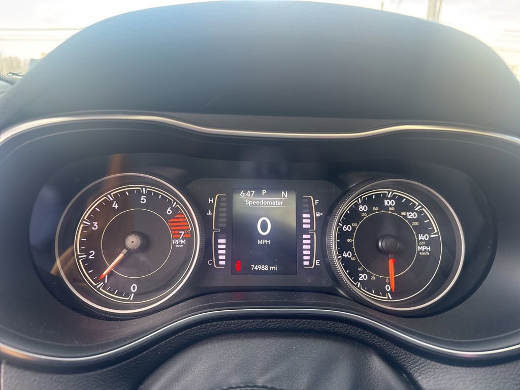 Used 2019 Jeep Cherokee Latitude Plus image 4