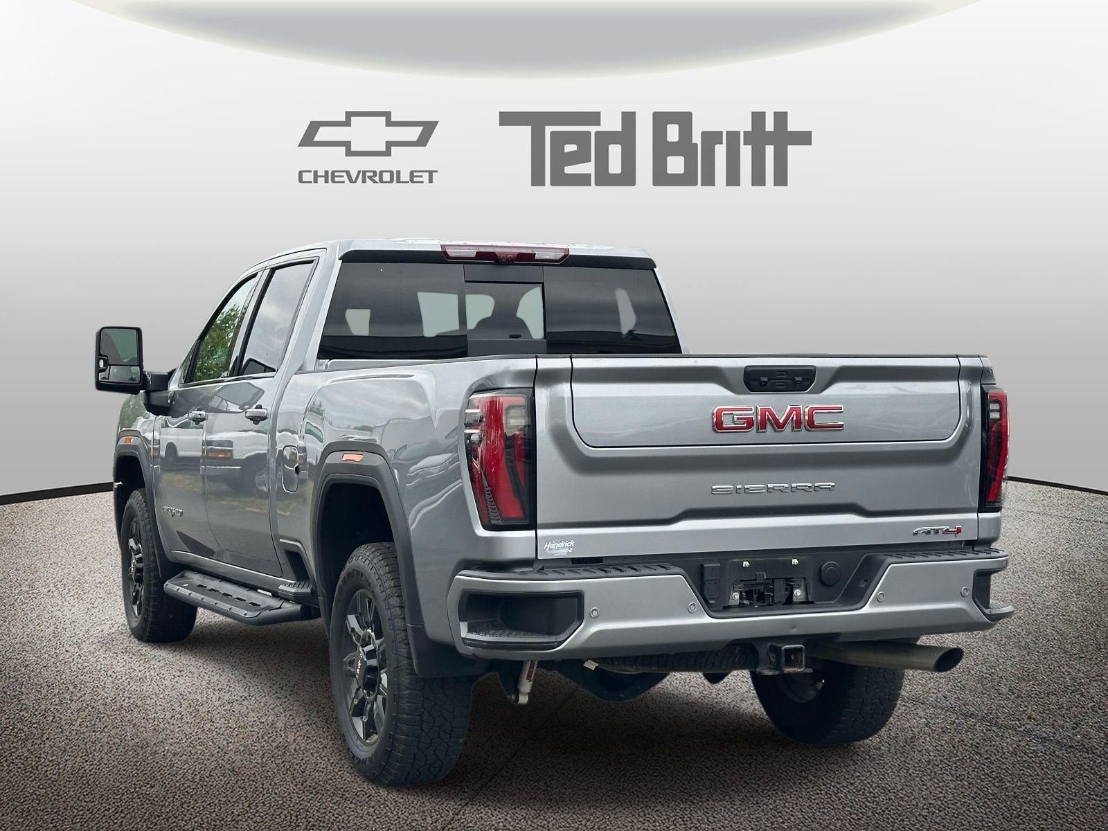 Used 2024 GMC Sierra 2500 AT4 w/ Technology Package AWD/4WD image 6