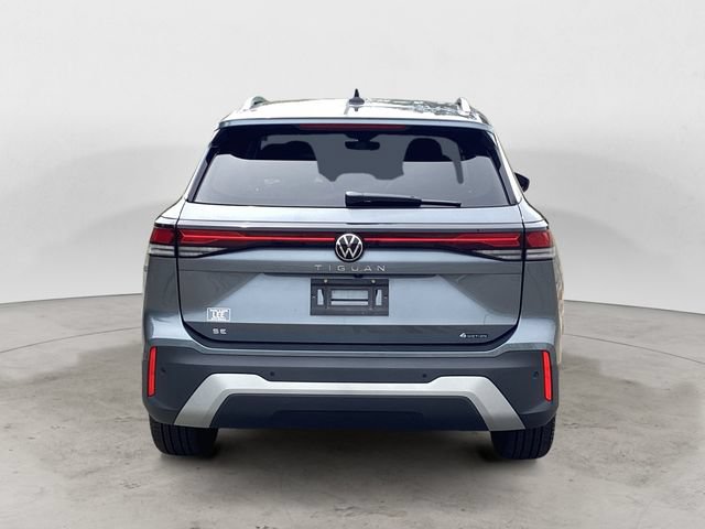 Used 2026 Volkswagen Tiguan SE AWD/4WD image 4