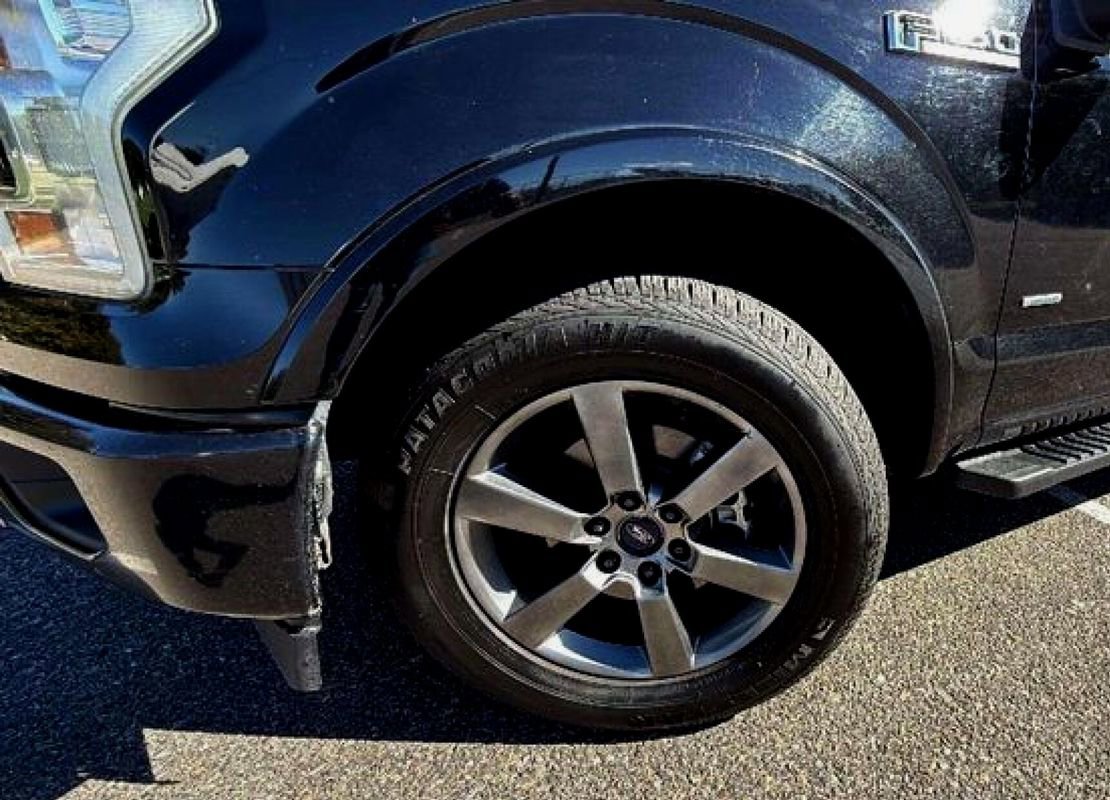 Used 2017 Ford F150 Lariat w/ Equipment Group 502A Luxury image 18