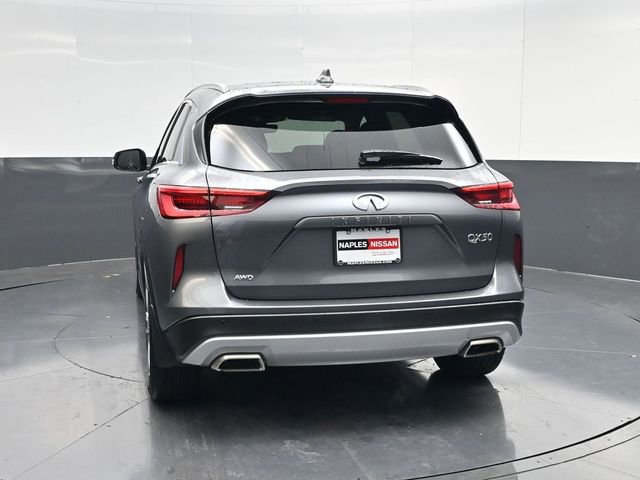 Used 2023 INFINITI QX50 Sensory image 4