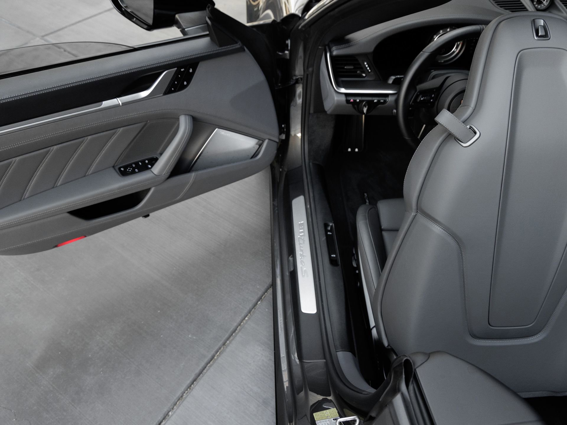 Certified 2024 Porsche 911 Turbo S AWD/4WD image 27