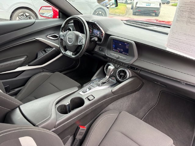 Used 2024 Chevrolet Camaro LT RWD image 4