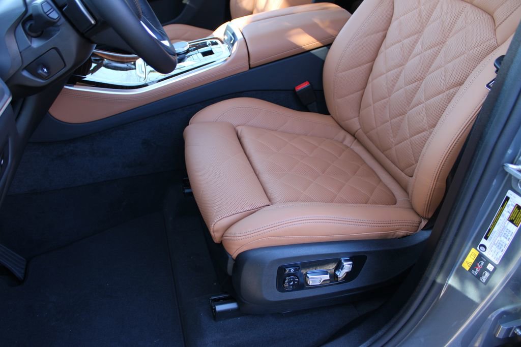 New 2026 BMW X5 xDrive50e w/ Climate Comfort Package image 23