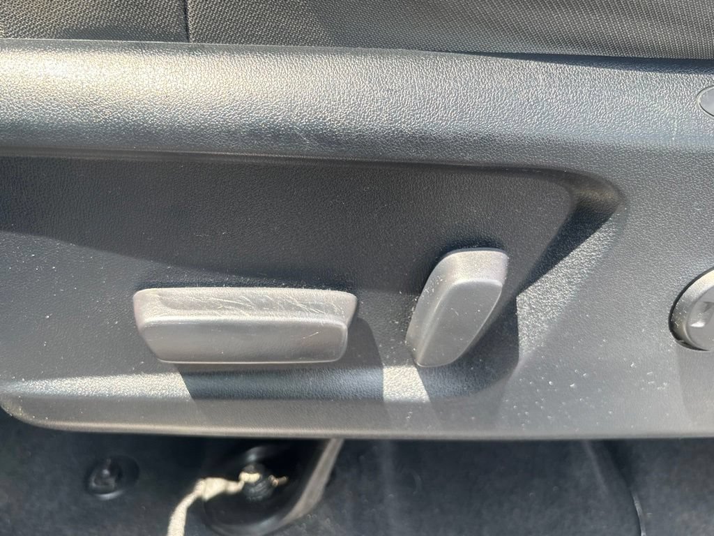 Used 2019 Toyota Tundra SR5 AWD/4WD image 9
