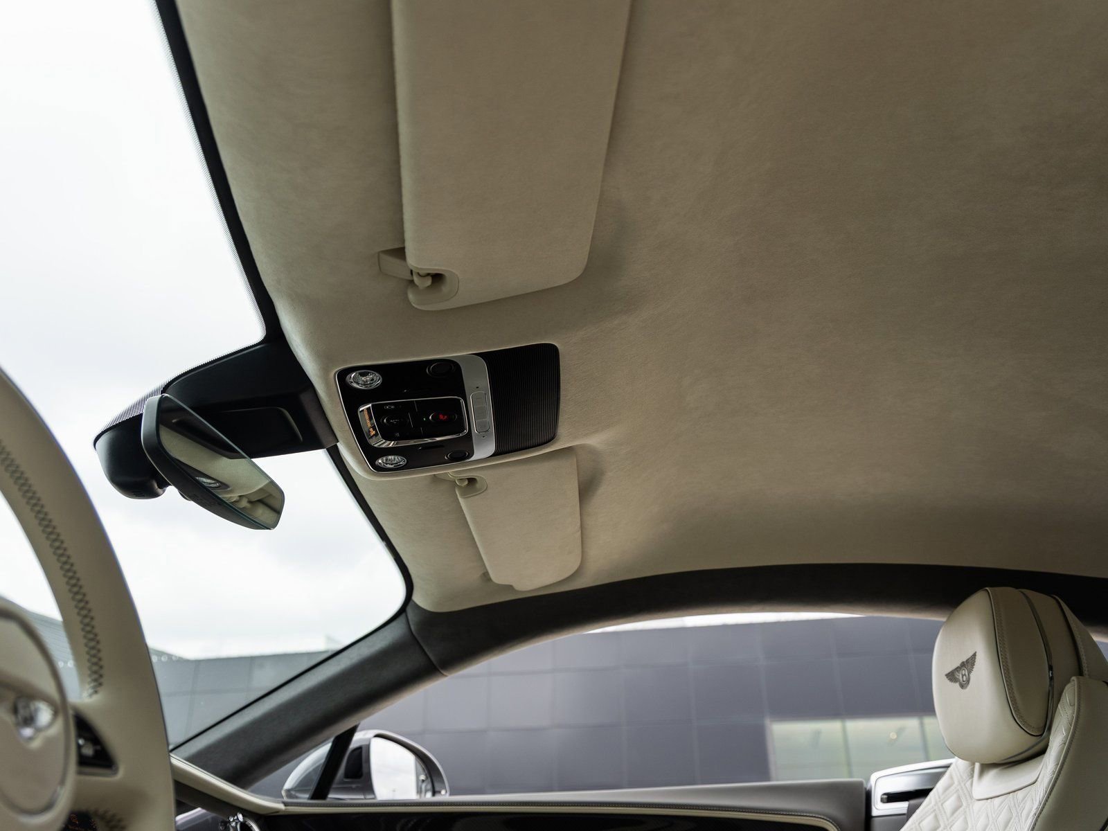 Used 2022 Bentley Continental GT image 25