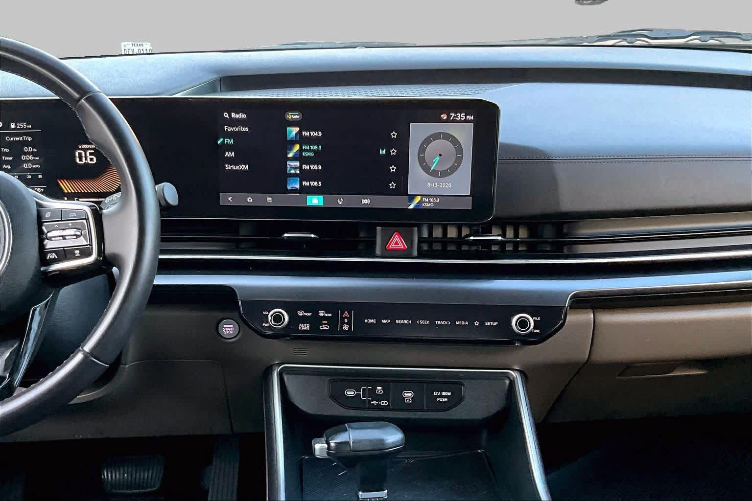 Used 2025 Kia Carnival FWD image 7