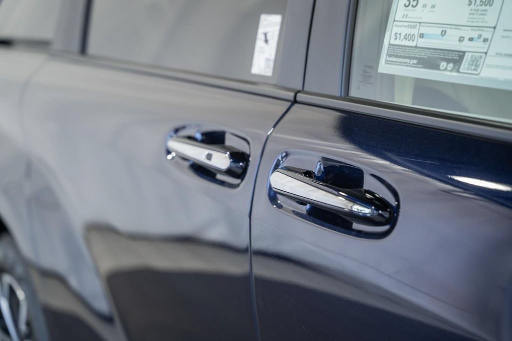 New 2026 Toyota Sienna Platinum AWD/4WD image 15