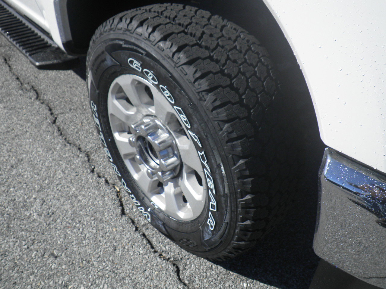 Certified 2024 Ford F250 XLT image 9