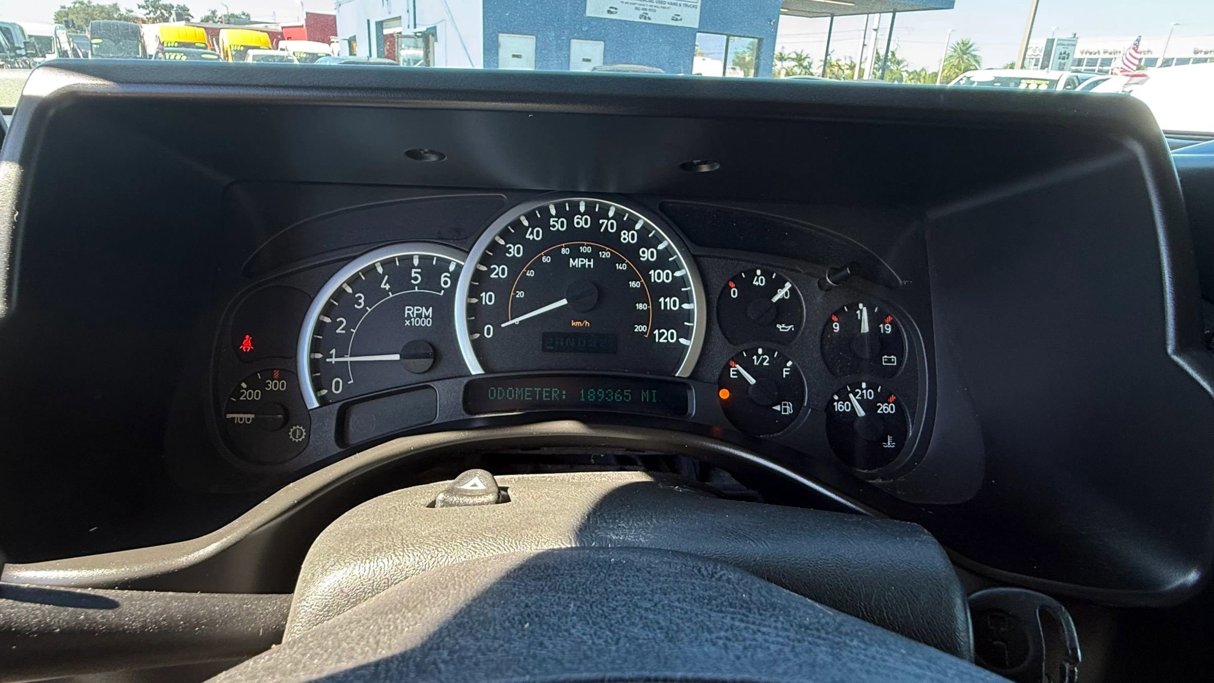 Used 2005 HUMMER H2 SUT w/ Preferred Equipment Group image 16