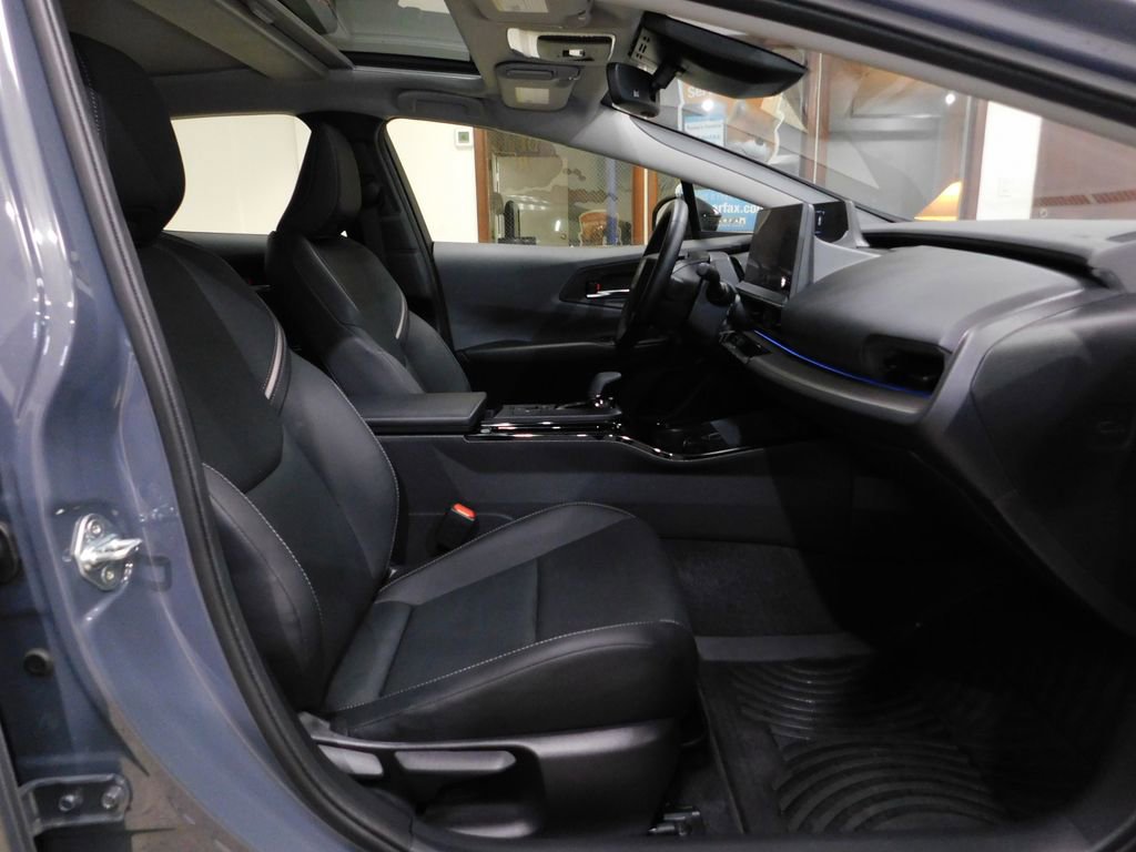 Used 2024 Toyota Prius XLE image 95