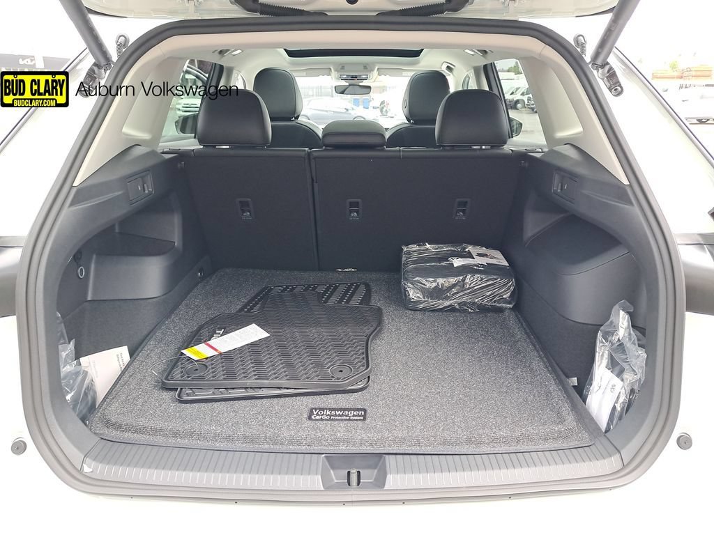 New 2026 Volkswagen Tiguan SE AWD/4WD image 11