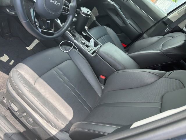 Used 2025 Kia Sorento S w/ Panoramic Sunroof Package FWD image 11