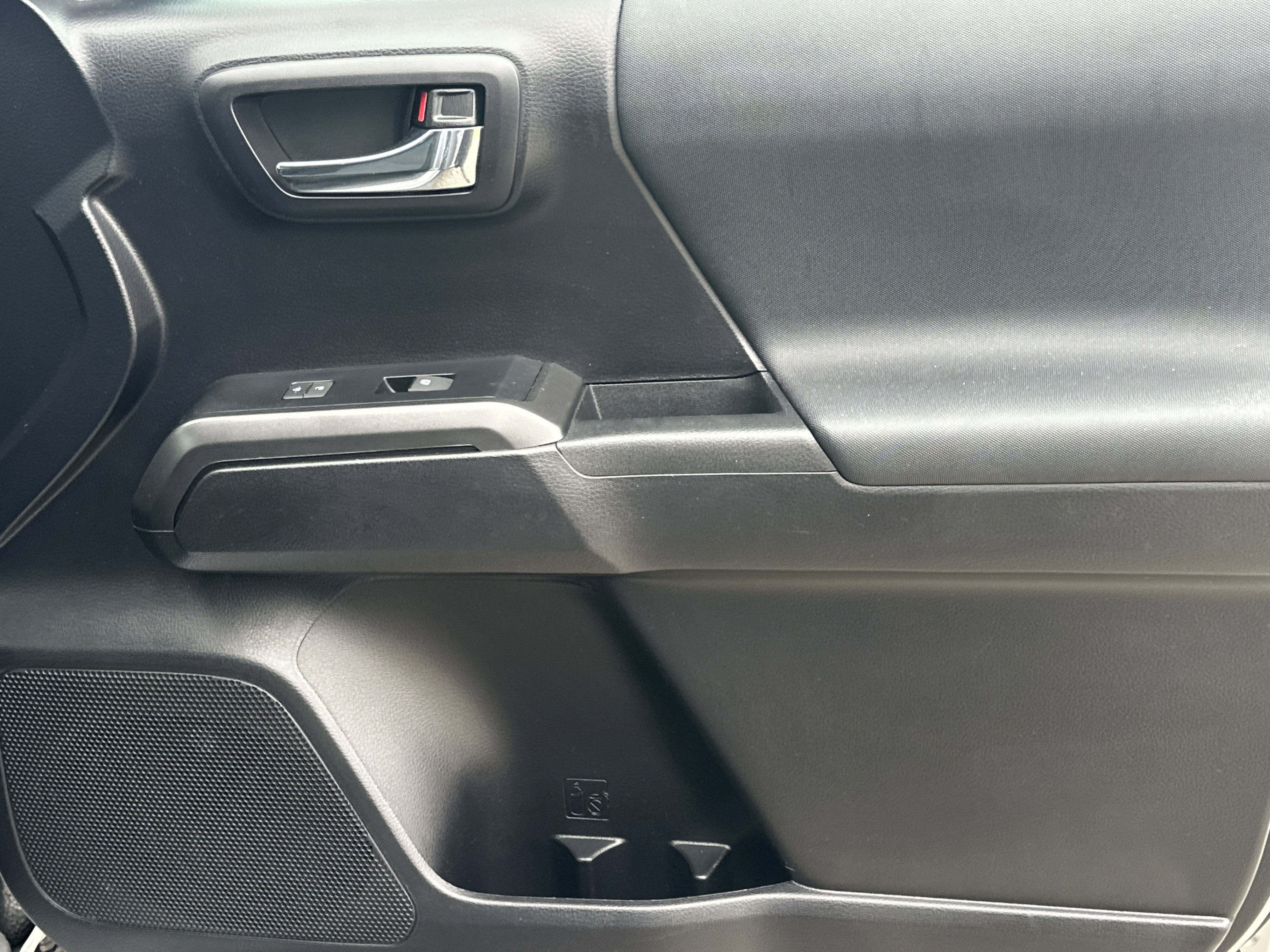 Used 2020 Toyota Tacoma TRD Sport image 14