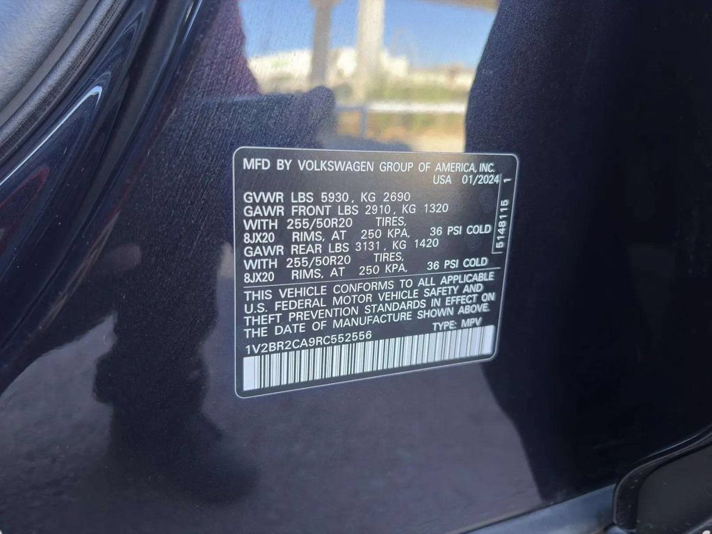 Used 2024 Volkswagen Atlas SEL AWD/4WD image 30