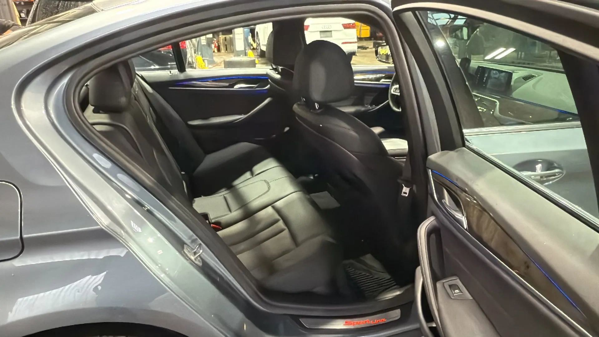 Used 2018 BMW 530i xDrive image 26