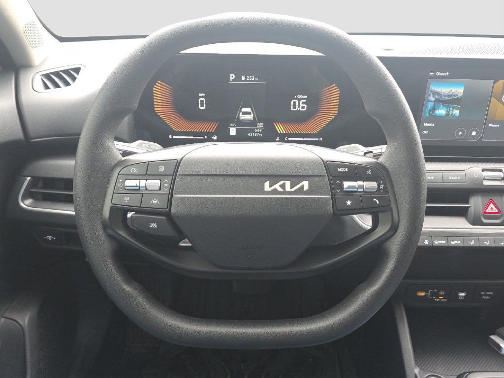Used 2025 Kia K4 FWD image 9