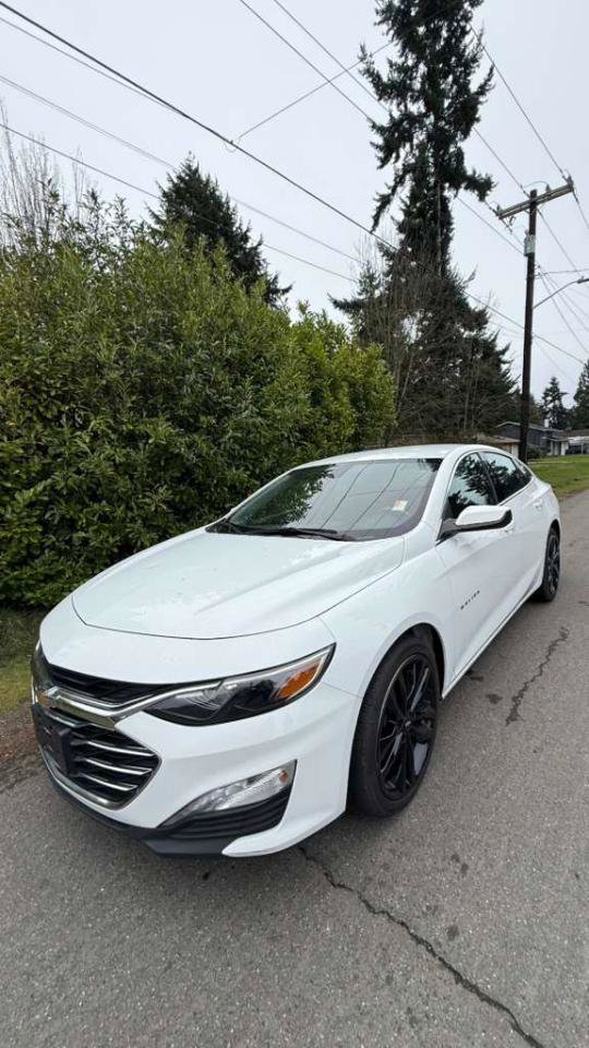 Used 2023 Chevrolet Malibu LT FWD image 2