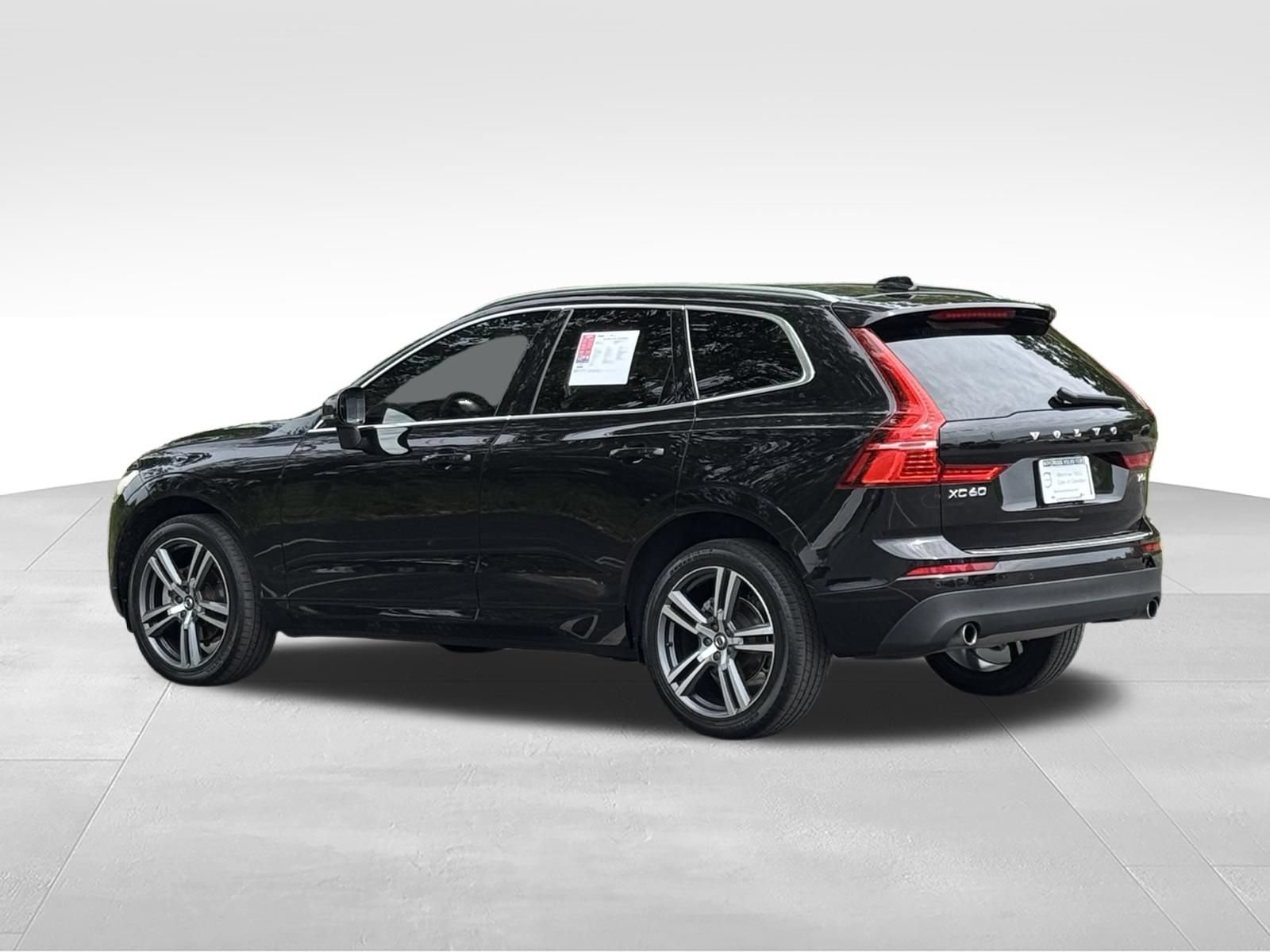 Used 2021 Volvo XC60 T5 Momentum w/ Premium Package AWD/4WD image 7