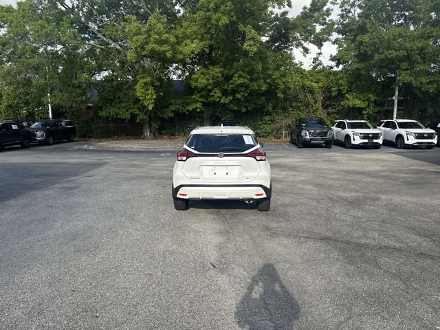 Used 2023 Nissan Kicks SV FWD image 6