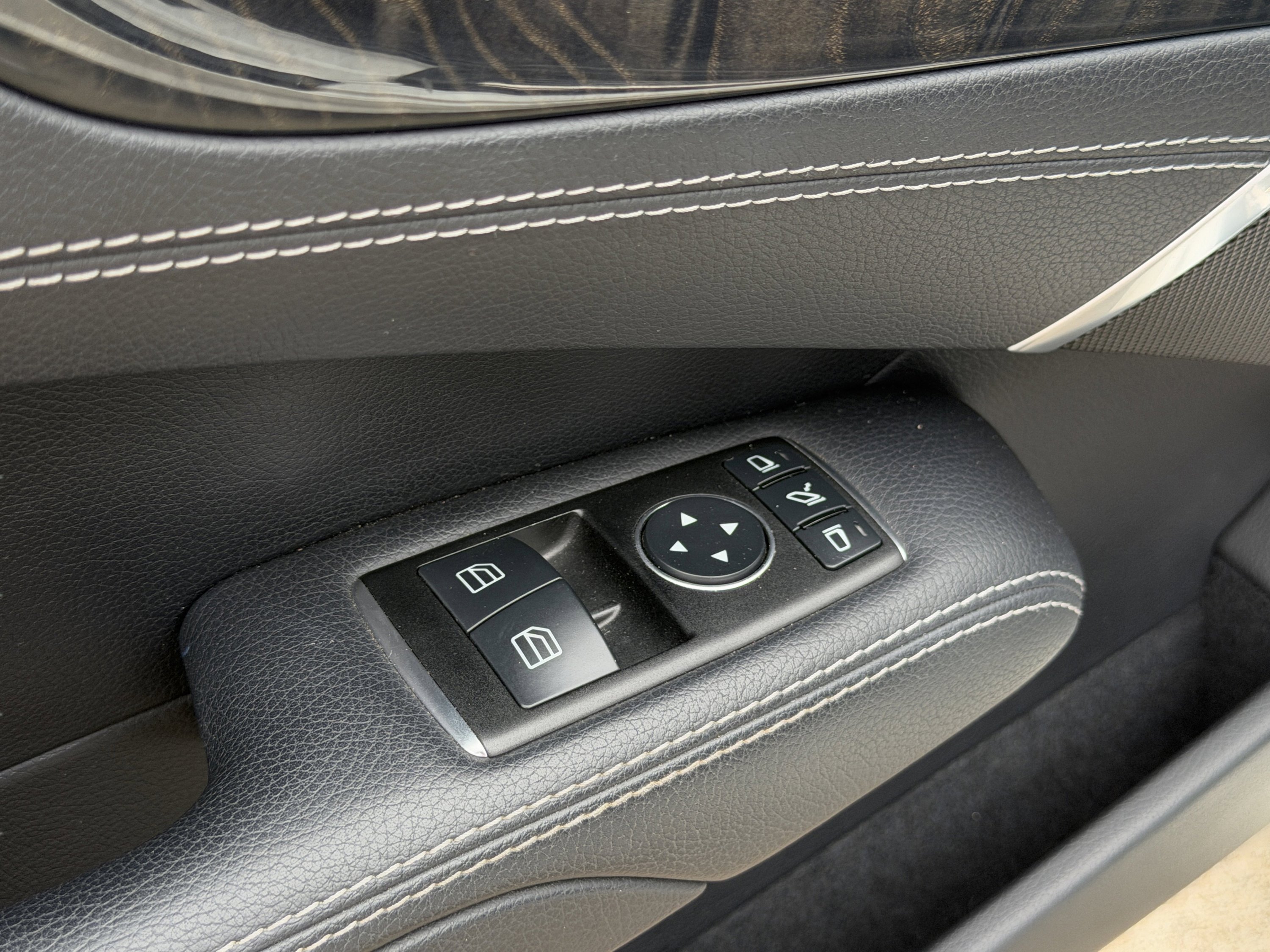 Used 2016 Mercedes-Benz SL 400 image 18