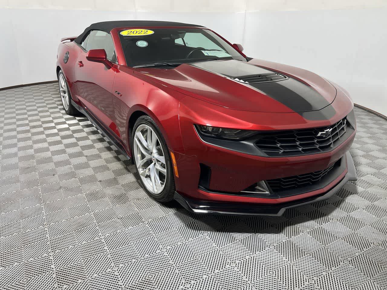 Used 2022 Chevrolet Camaro LT w/ Design Package 2 RWD image 2
