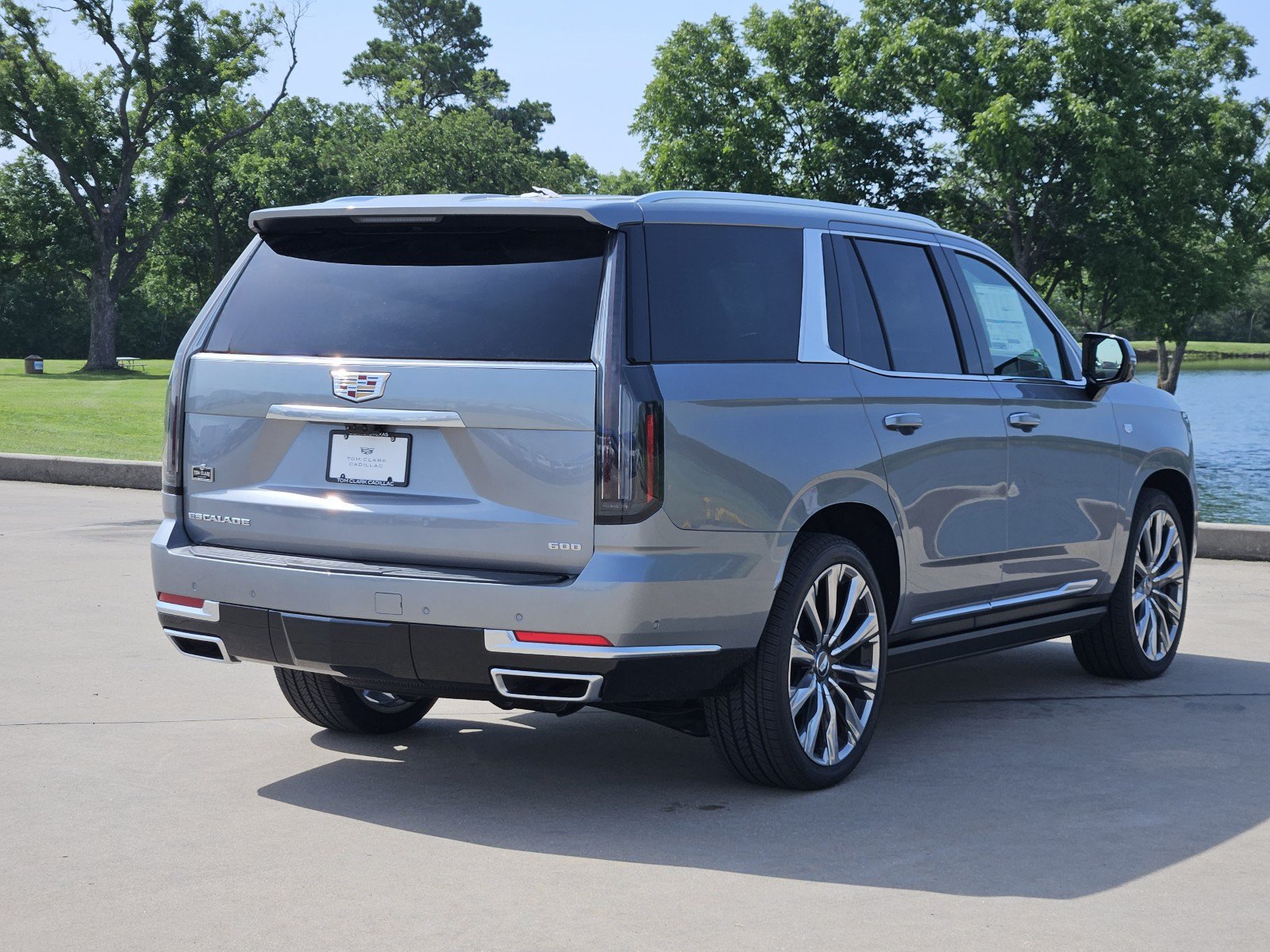 New 2026 Cadillac Escalade Luxury w/ Touring Package AWD/4WD image 4