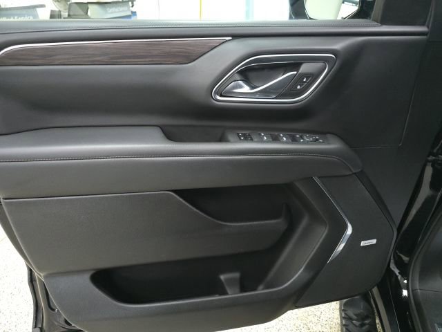 Used 2023 Chevrolet Suburban Z71 w/ Luxury Package image 14