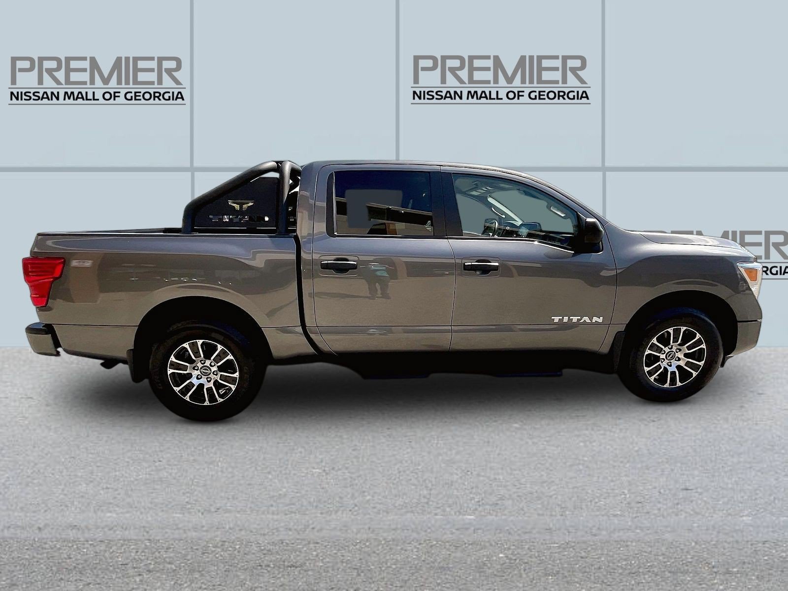 Used 2024 Nissan Titan SV w/ SV Convenience Package AWD/4WD image 8