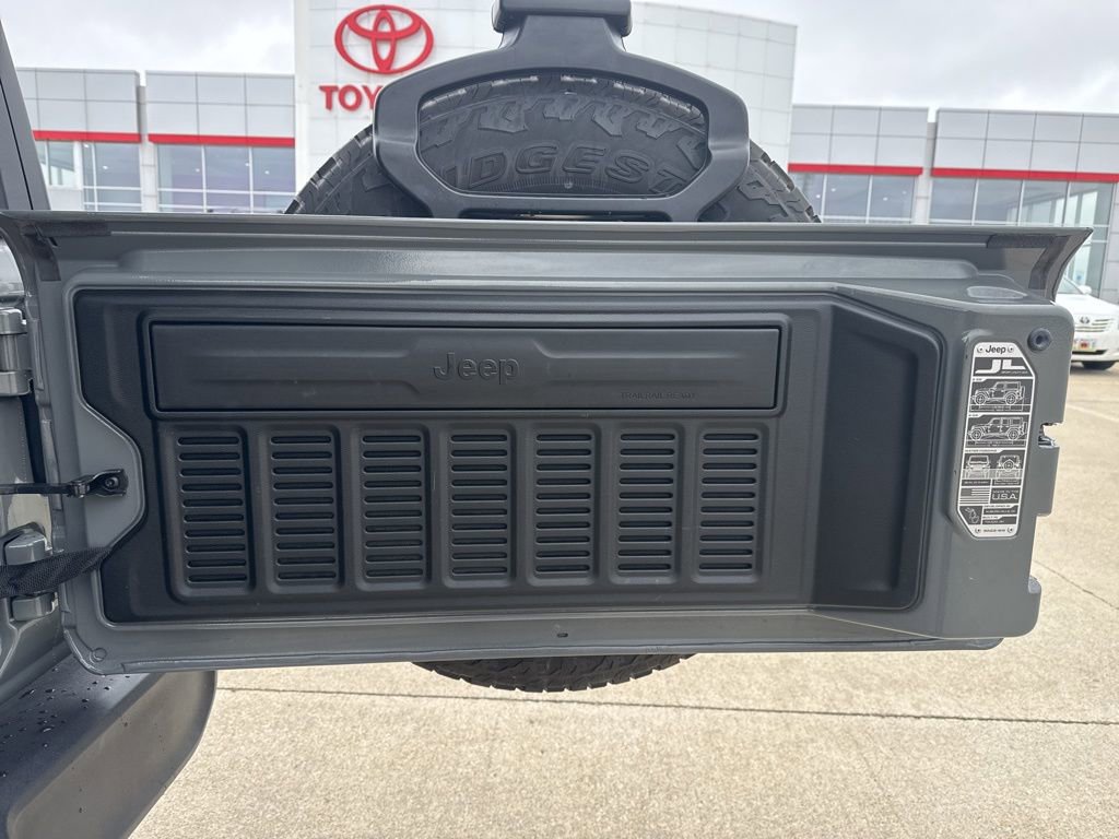 Used 2018 Jeep Wrangler Unlimited Sport S image 19