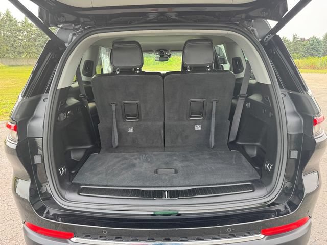 Certified 2023 Jeep Grand Cherokee L Limited AWD/4WD image 18