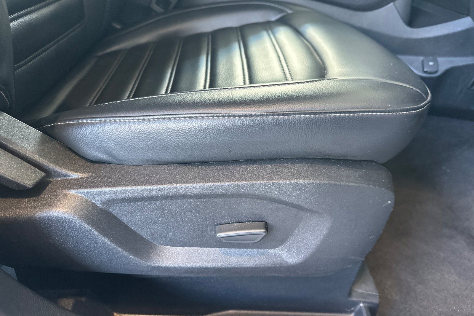 Used 2024 Ford Edge SEL image 23