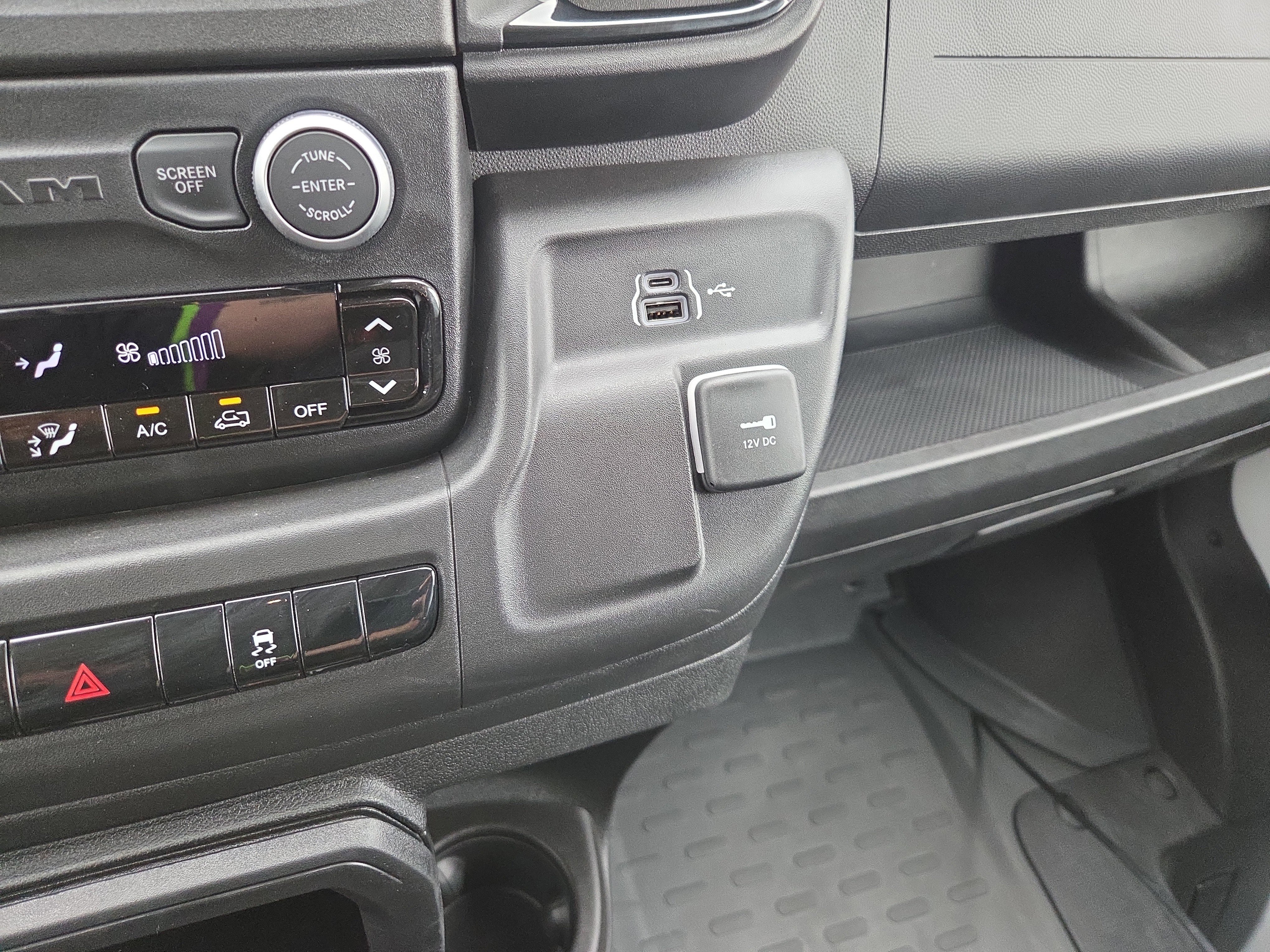 Used 2025 RAM ProMaster 2500 w/ Storage Group image 16