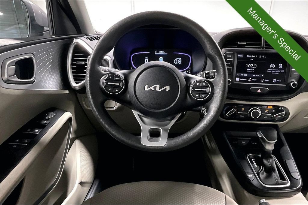 Used 2025 Kia Soul LX w/ LX Technology Package FWD image 6