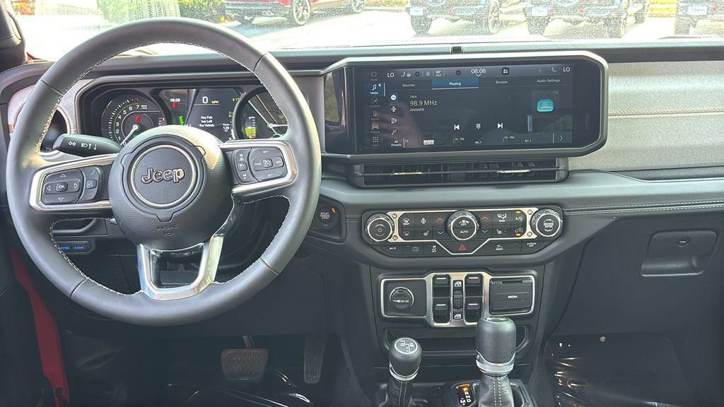 Used 2025 Jeep Wrangler Unlimited Sahara AWD/4WD image 8