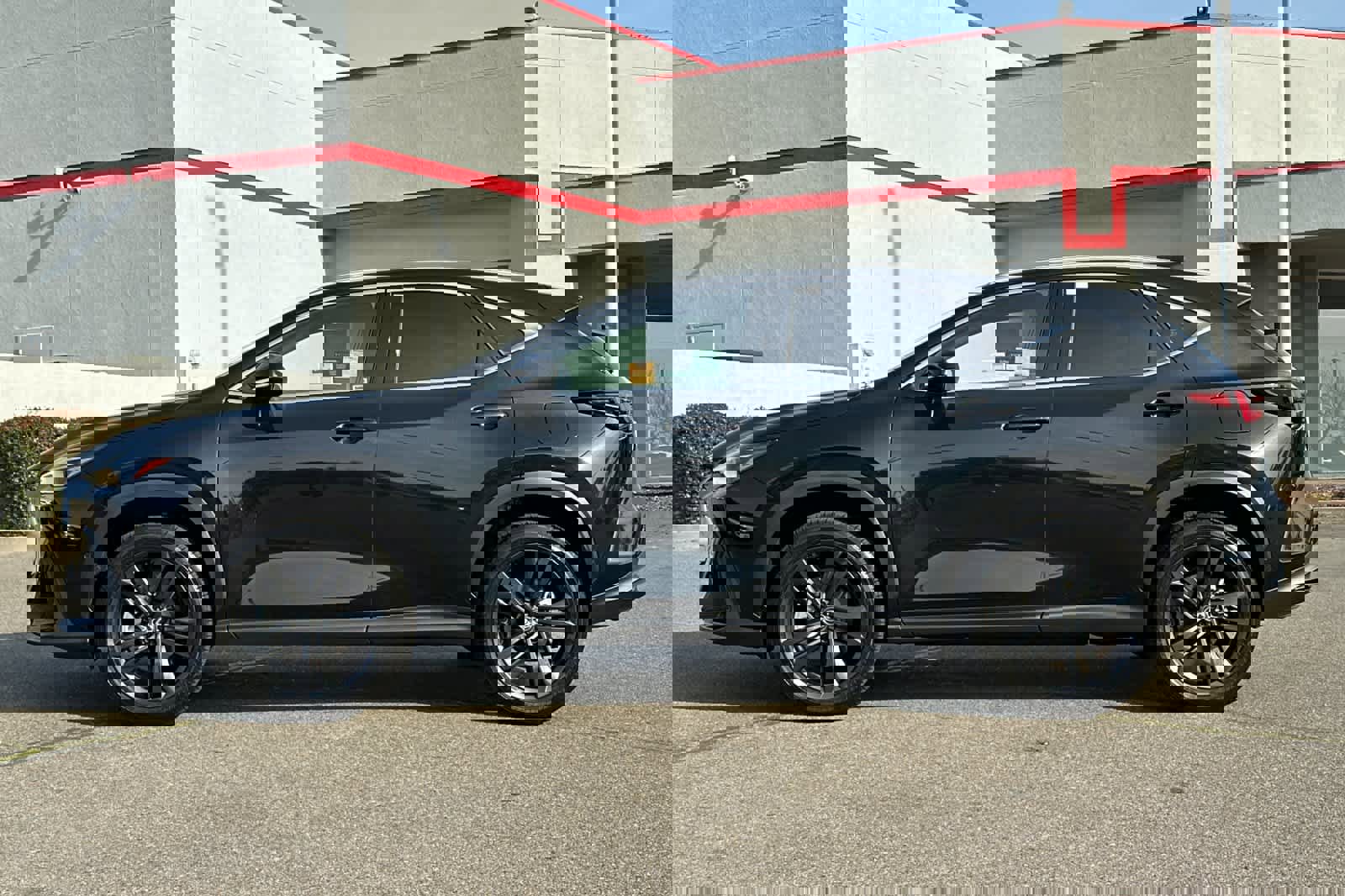 Certified 2025 Lexus NX 450h+ AWD w/ Luxury Package image 9