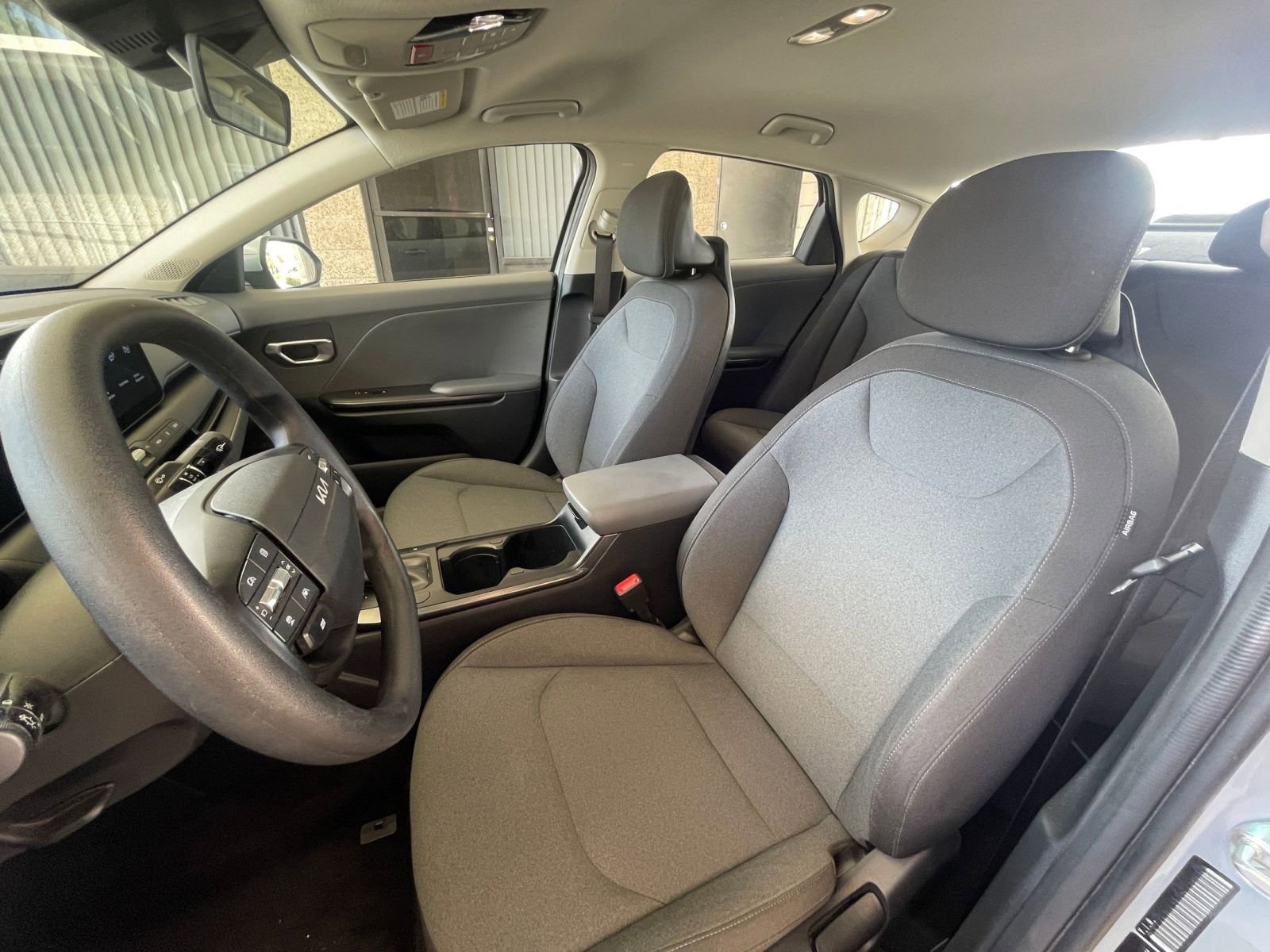 Used 2025 Kia K4 LXS image 36