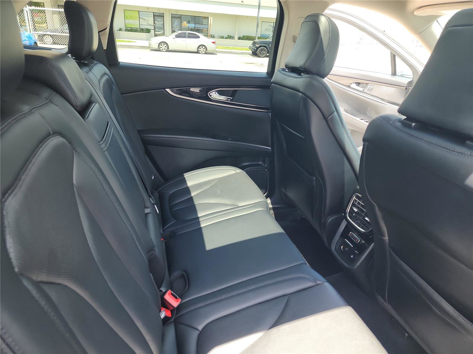 Used 2022 Lincoln Nautilus Reserve image 22