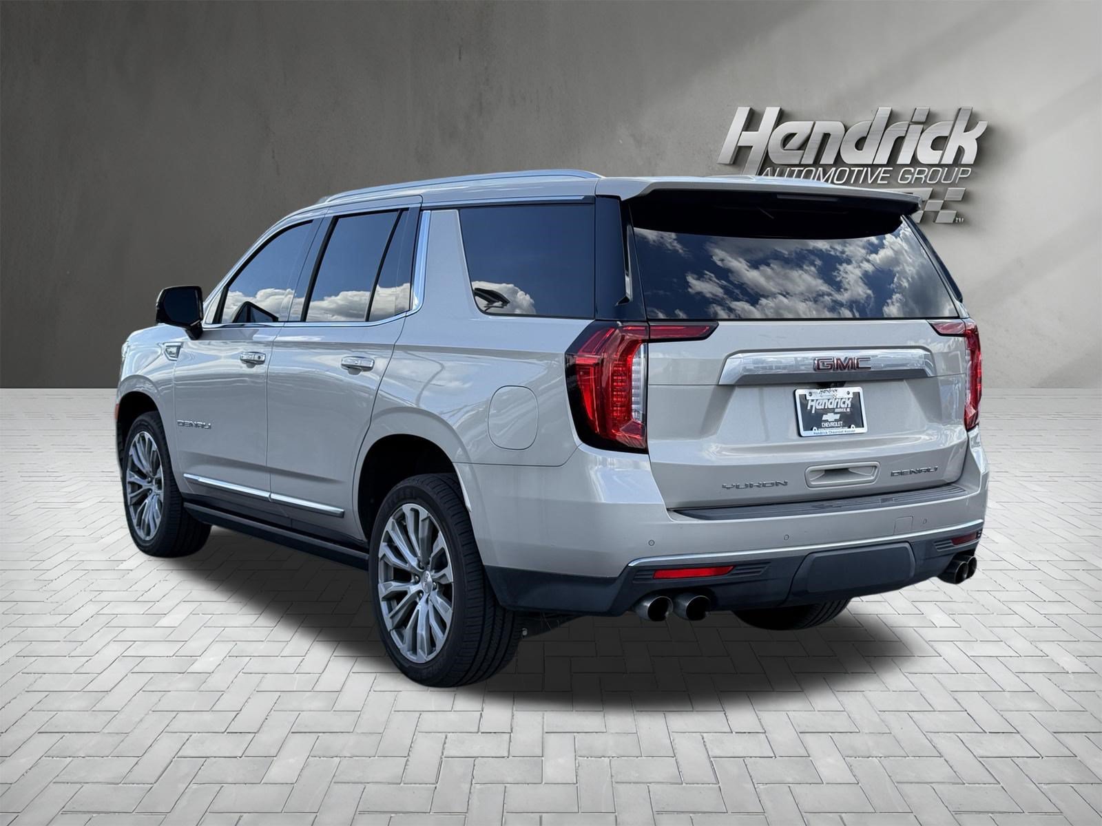 Used 2021 GMC Yukon Denali w/ Denali Premium Package RWD image 9