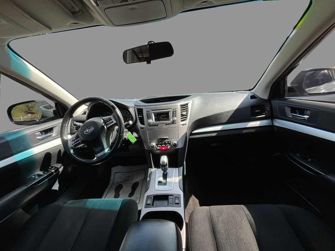Used 2014 Subaru Outback 2.5i Premium w/ Accessory Value Package (OYX) AWD/4WD image 9