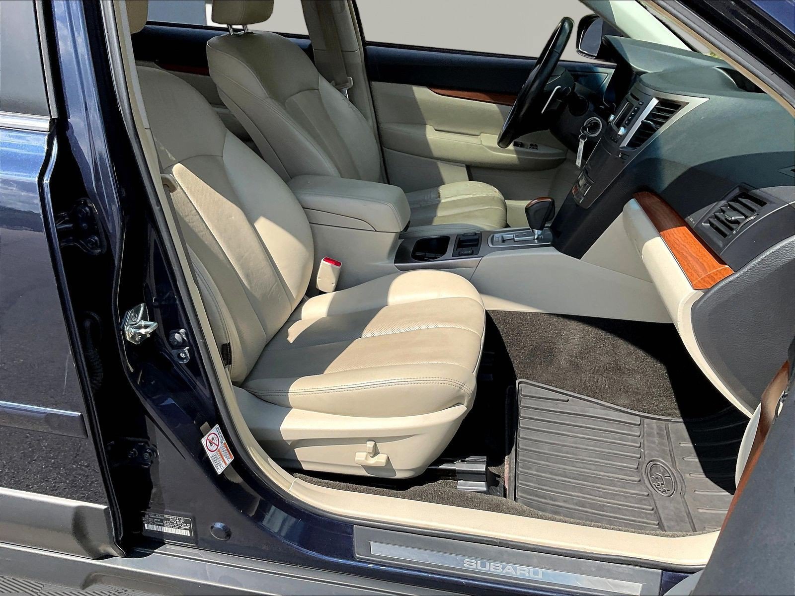 Used 2013 Subaru Outback 2.5i Limited w/ Moonroof Pkg AWD/4WD image 29