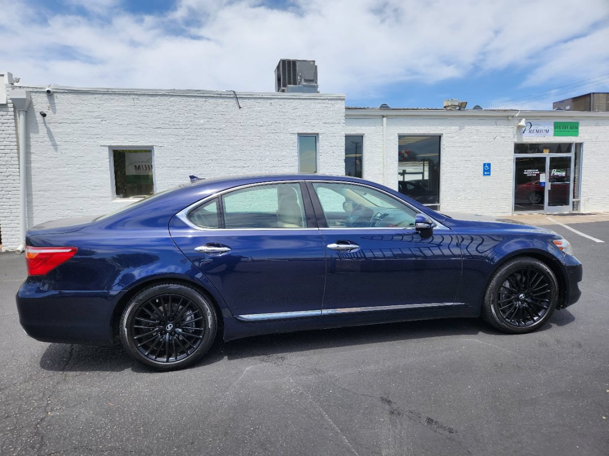 Used 2010 Lexus LS 460 RWD image 7