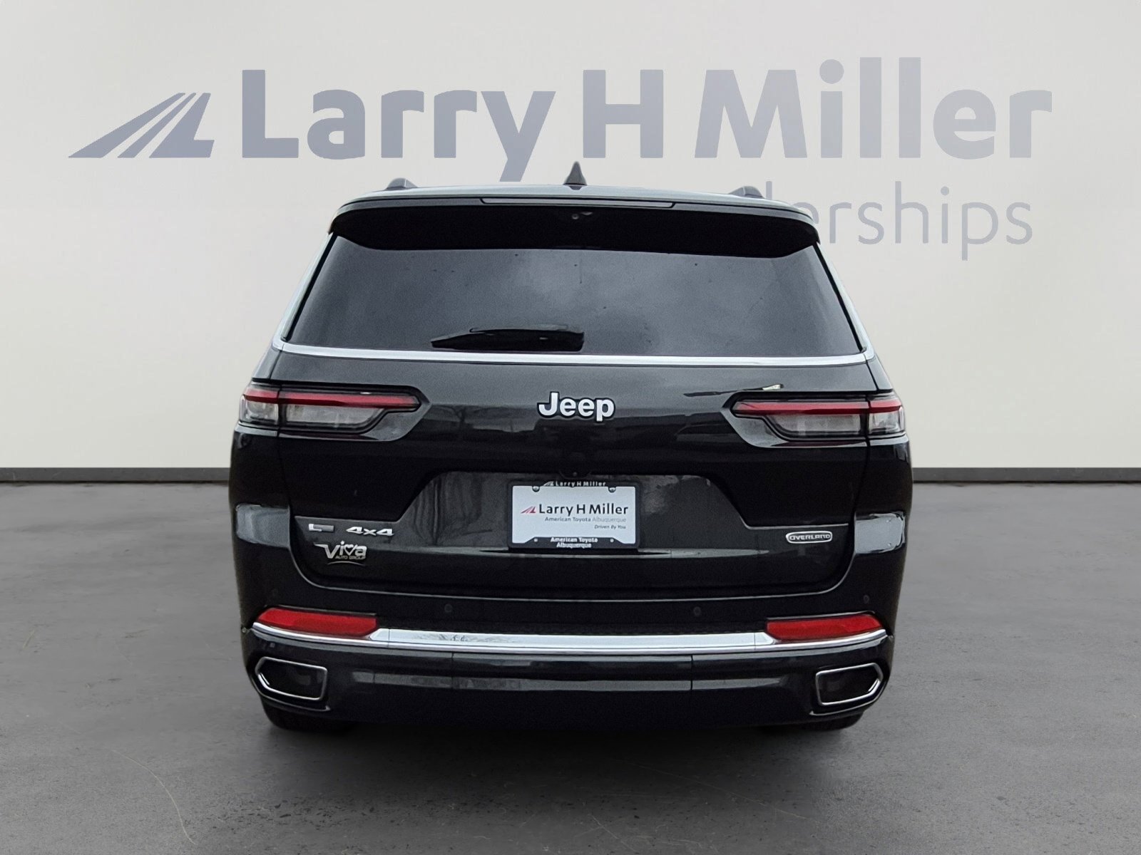 Used 2022 Jeep Grand Cherokee L Overland w/ Luxury Tech Group IV image 4