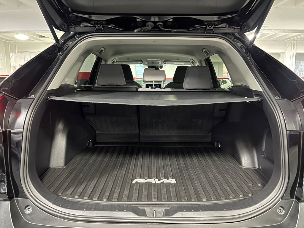 Used 2023 Toyota RAV4 XLE image 41